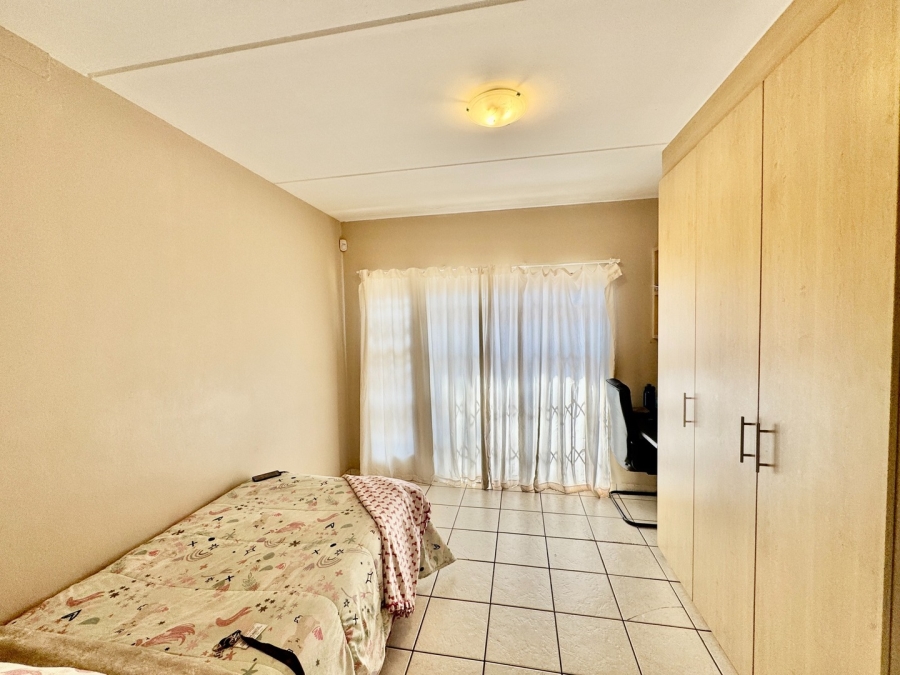 2 Bedroom Property for Sale in Mooivallei Park North West